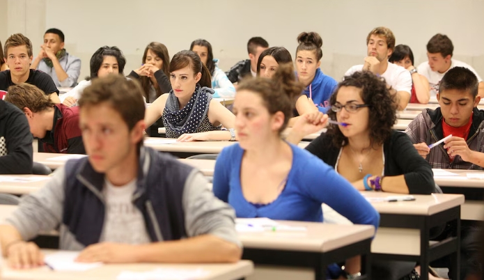 Ofrecen becas a jóvenes argentinos que quieran estudiar en el exterior
