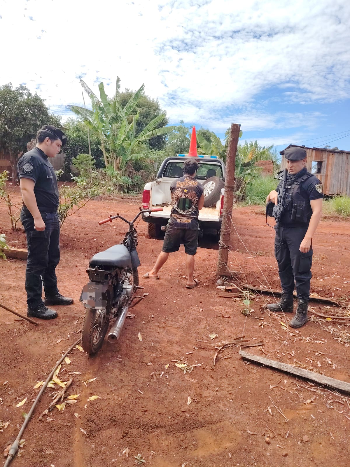 Eldorado: Demoraron a un joven que realizaba contraexplosiones y picadas con la moto