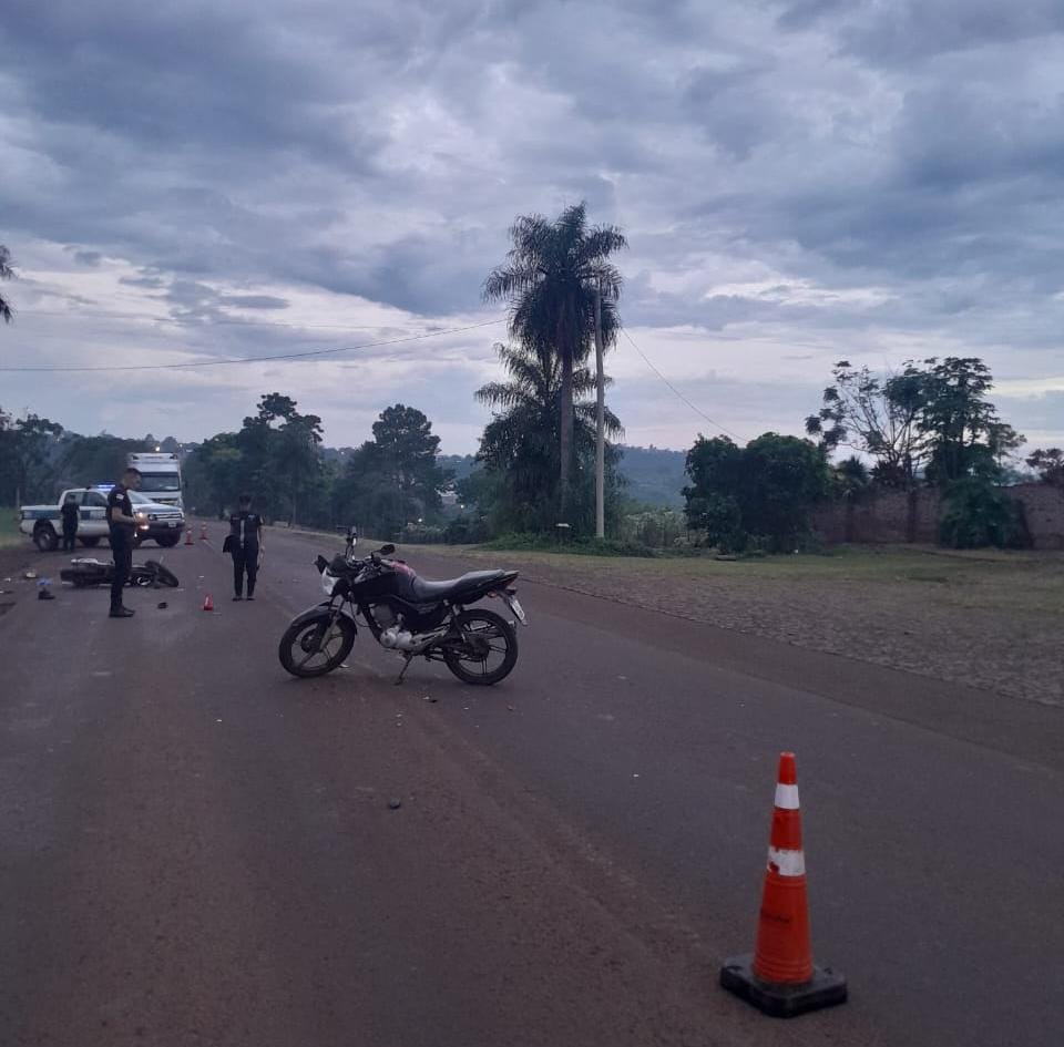 Colisión entre motocicletas en Alem: un muerto y varios heridos
