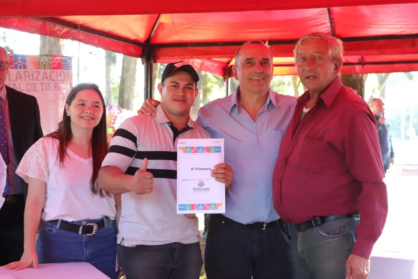 Entregaron cesiones de derechos dominiales a 69 familias del barrio Primavera