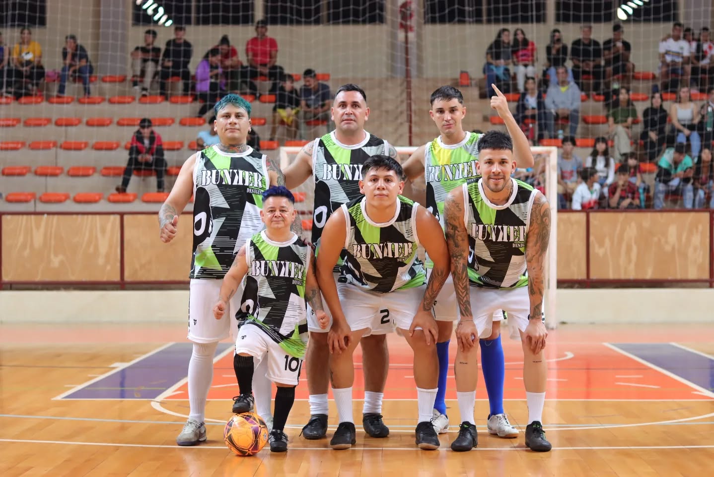 Eldorado: exitosa noche de fútbol solidario en el Polideportivo Municipal y Universitario