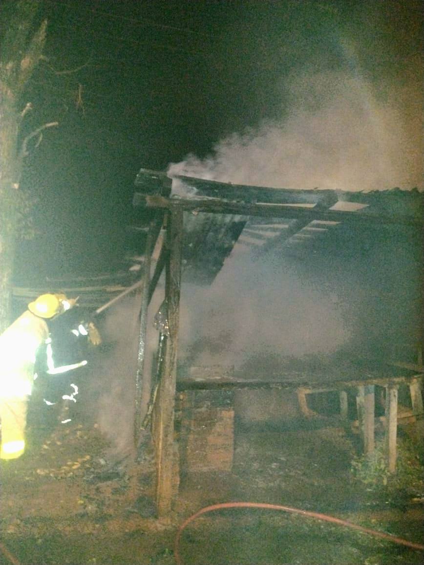 Se incendió un parador de comidas sobre la Ruta 17 en 9 de Julio