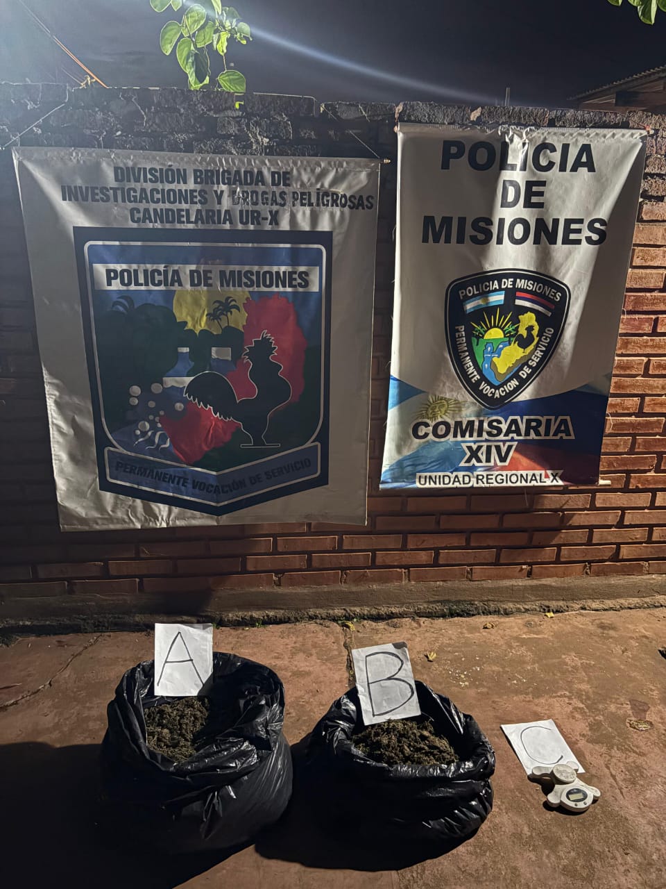 Encontraron más de 12 kilos de marihuana en una casa que se incendiaba en Garupá