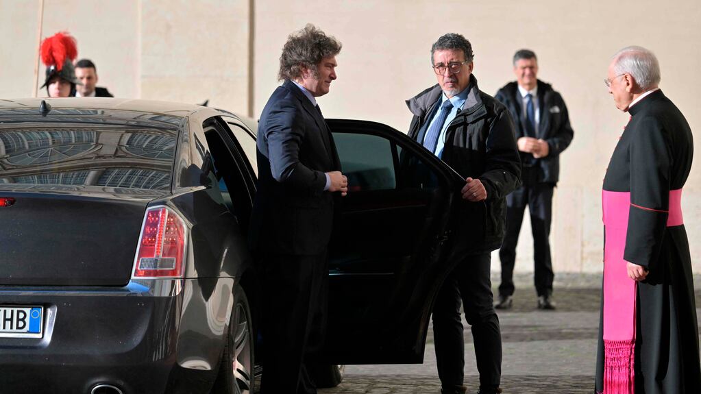 El presidente Milei viajará a Roma para participar de la misa de asunción del papa León XIV