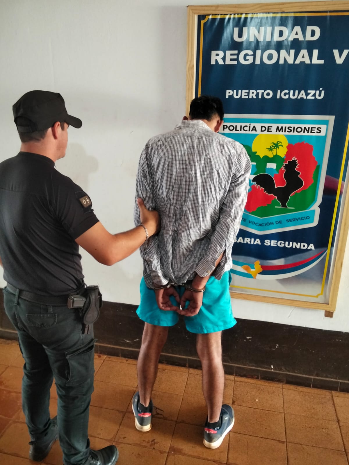 Iguazú: la Policía evitó el ataque de un hombre que intentó agredir a su padre con un machete