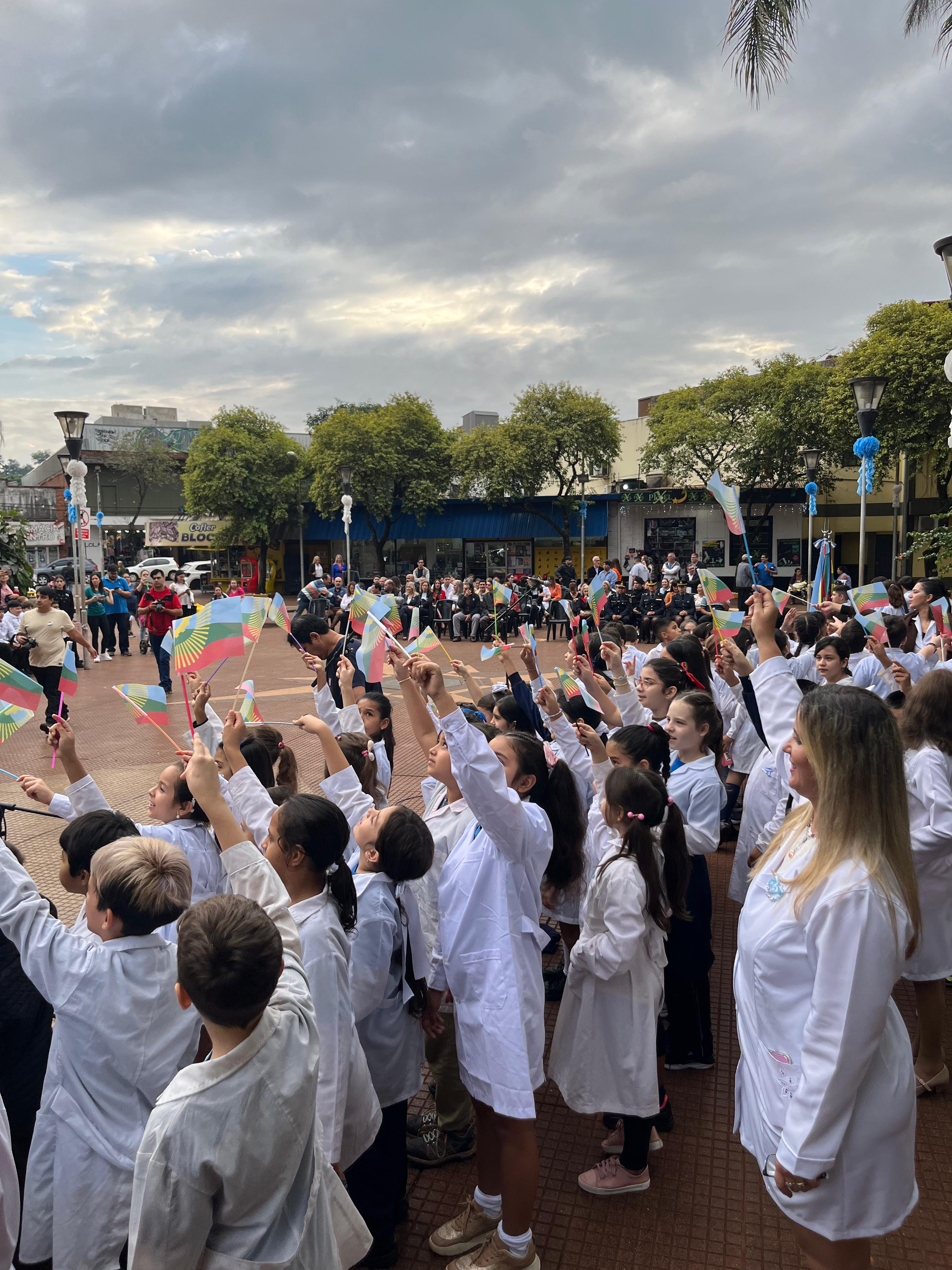 Se realizó el primer acto oficial por el Día de la Bandera de Eldorado