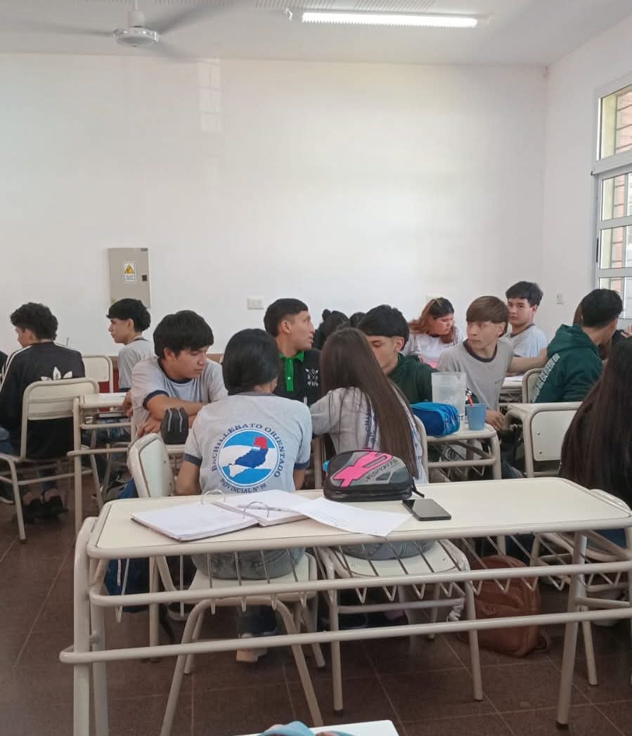 Brindaron una charla sobre salud mental a estudiantes de la BOP N.º 88