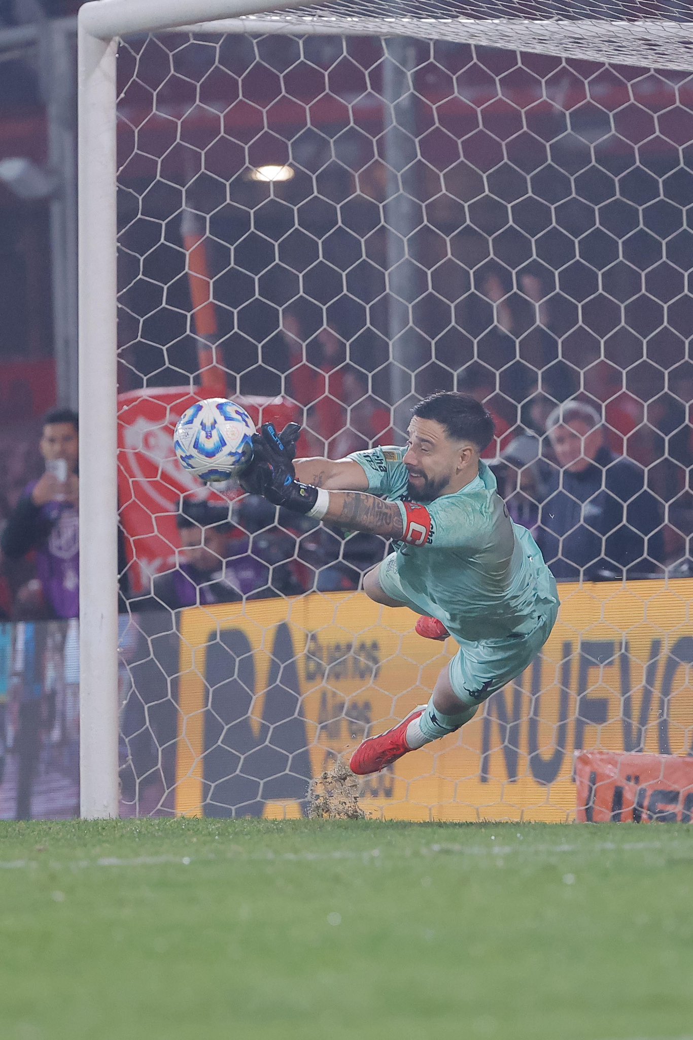 Huracán derrotó por penales a Independiente y es el primer finalista del Torneo Apertura