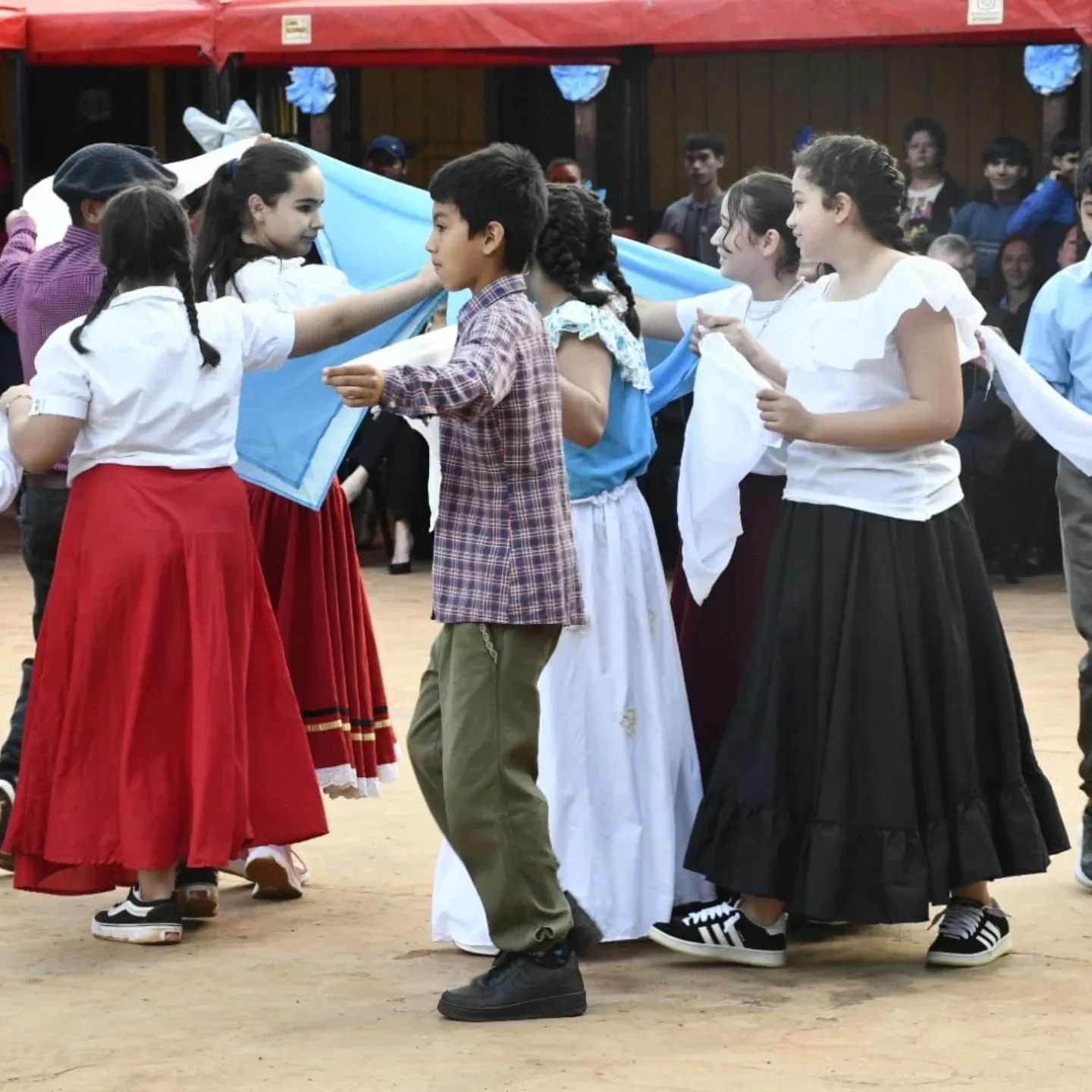 La Escuela N° 280 fue sede del acto oficial por el 25 de Mayo en Eldorado