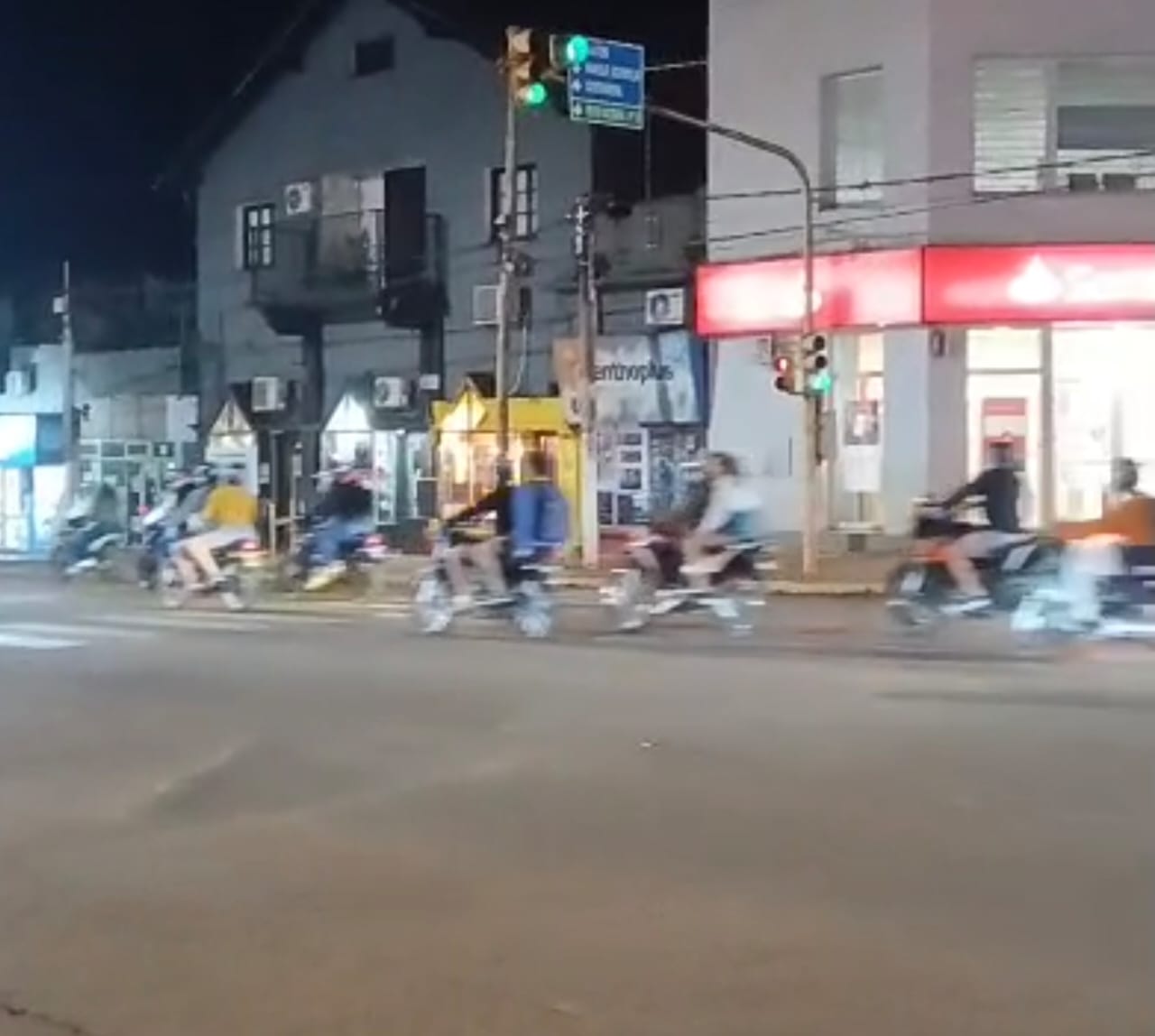 Disturbios y maniobras peligrosas: motociclistas causan caos en Eldorado