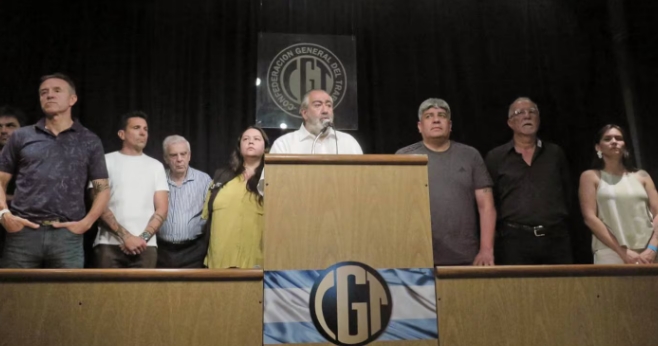 La CGT presentó un amparo judicial para buscar frenar el DNU que limita el derecho a huelga