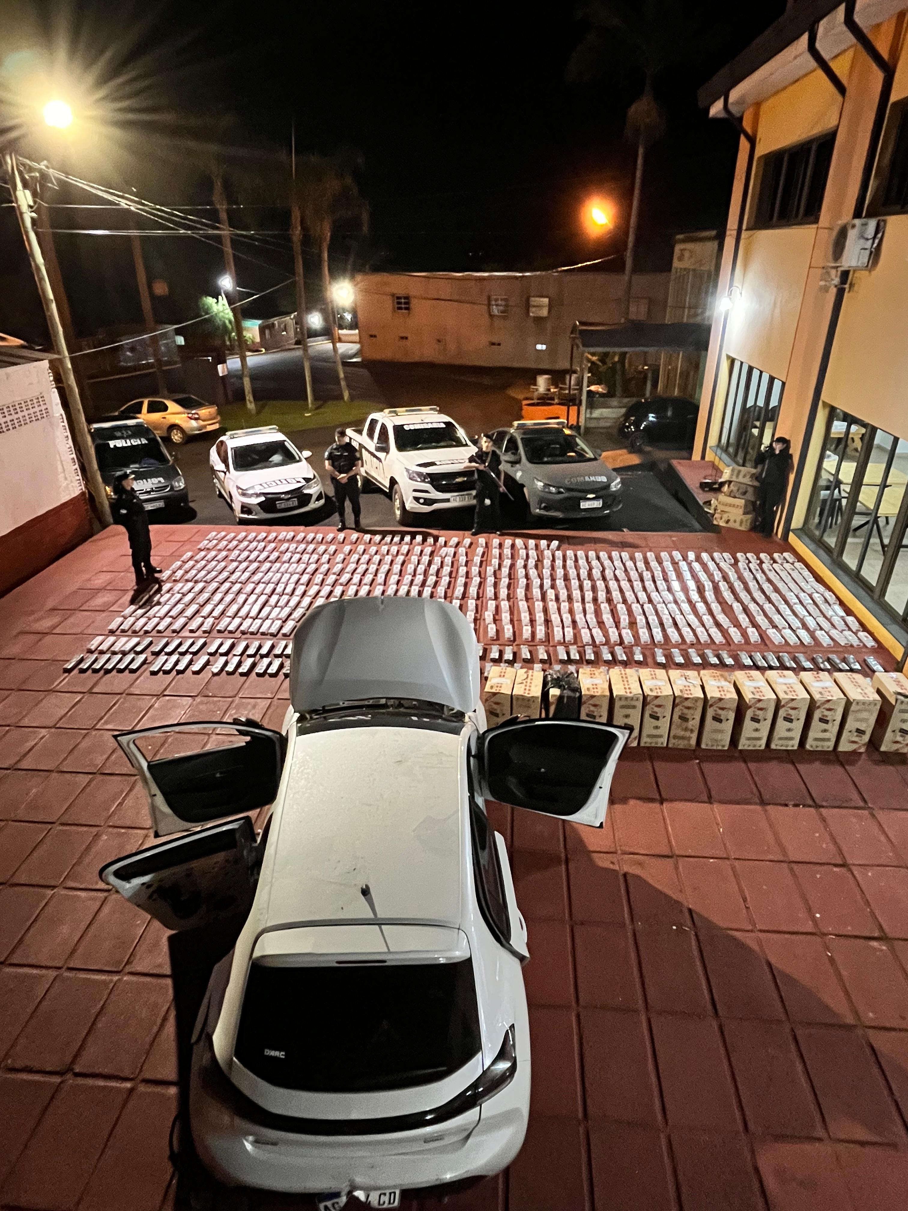 Contrabando millonario: interceptaron un auto robado cargado con cigarrillos en Campo Viera