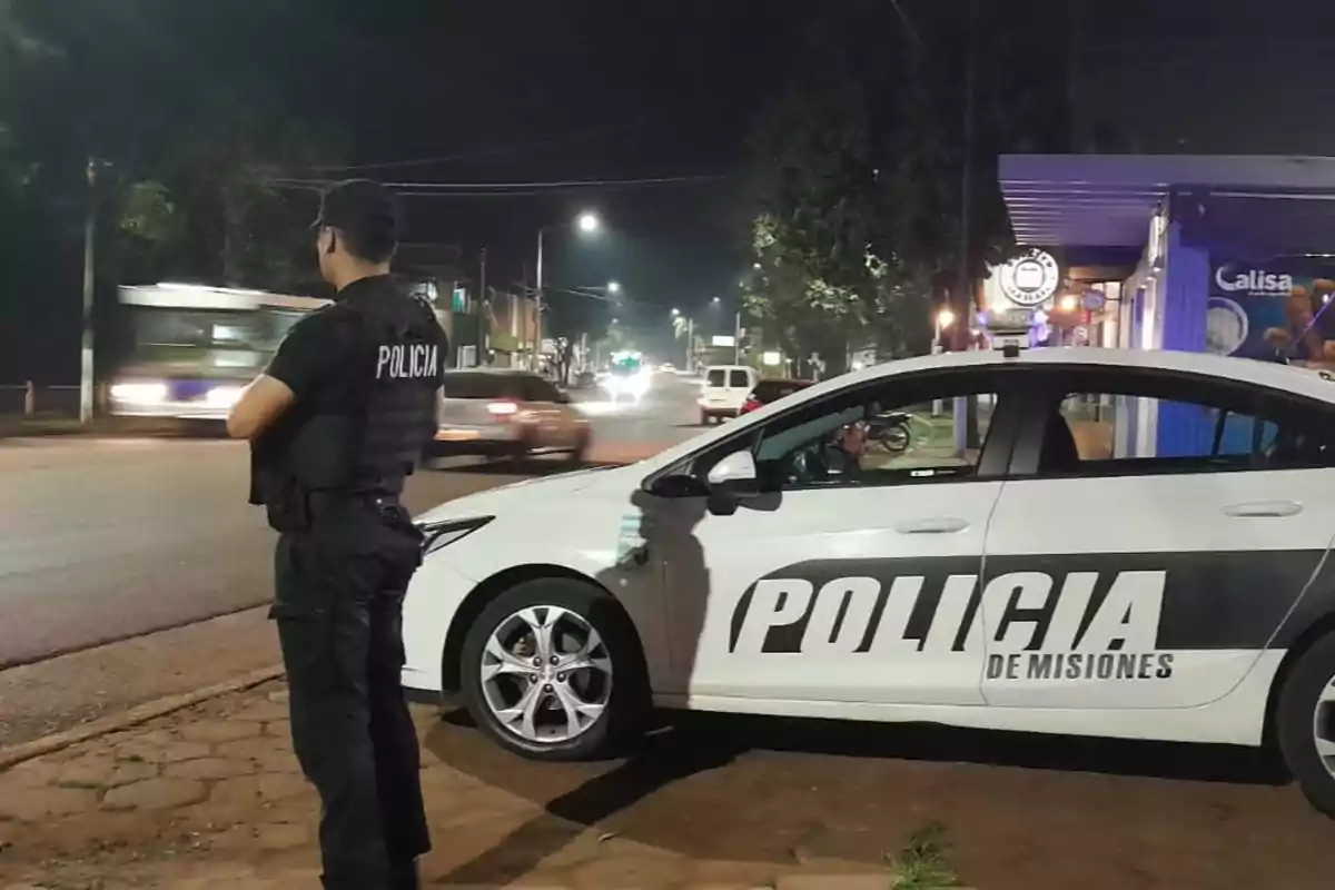 Delincuentes armados ingresaron a una casa, atacaron al dueño y robaron una moto en Eldorado
