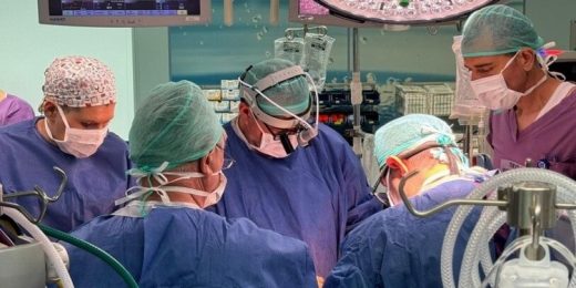 Histórico: por primera vez, se trasplantó con éxito en Israel un corazón artificial