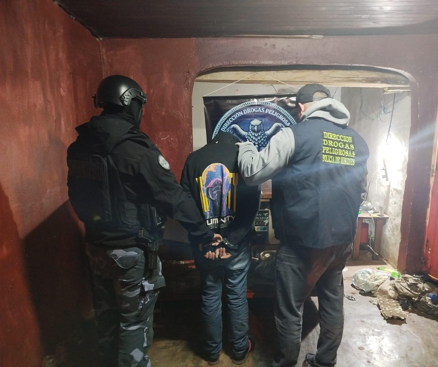 Detuvieron a tres personas y secuestraron marihuana en operativos antidroga en Posadas y Apóstoles