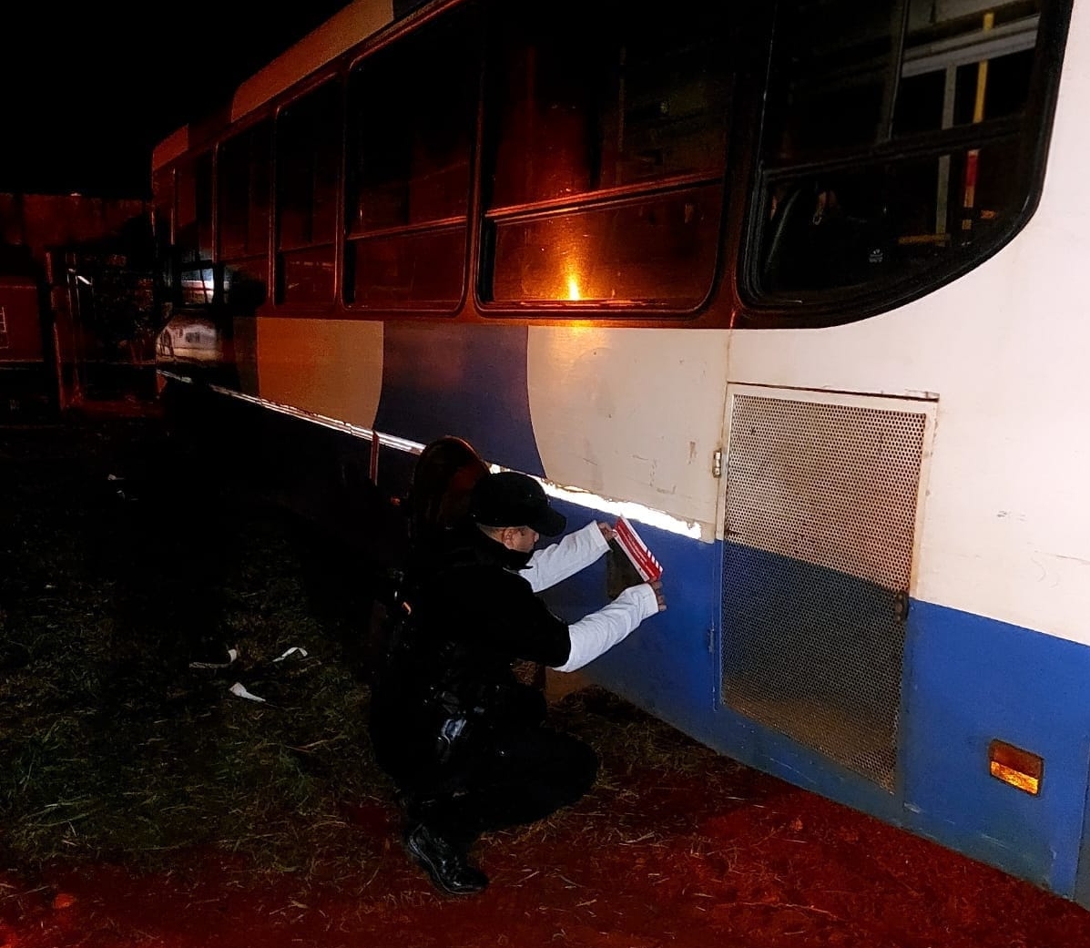 Prevención vial: sacan de circulación un colectivo que transportaba a tareferos en condiciones irregulares