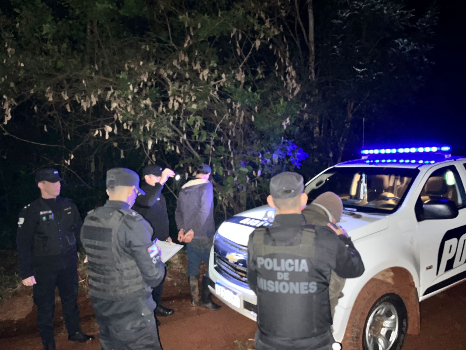 Policías evitaron el robo de ganado a colonos y detuvieron a cuatreros en operativos rurales