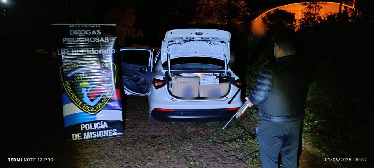 Incautaron un auto robado con cigarrillos de contrabando en Santiago de Líniers