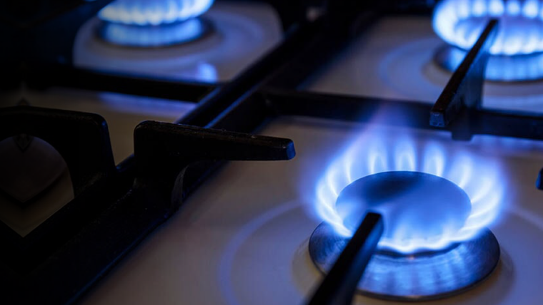El Gobierno oficializó aumentos en luz y gas: nuevas tarifas rigen desde junio