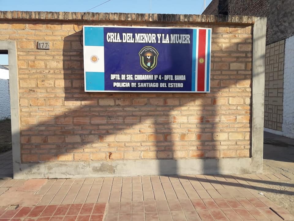 Acusan a una mujer de golpear a su bebé y enviar los videos a su ex: “Le voy a dar una pastilla y que muera”