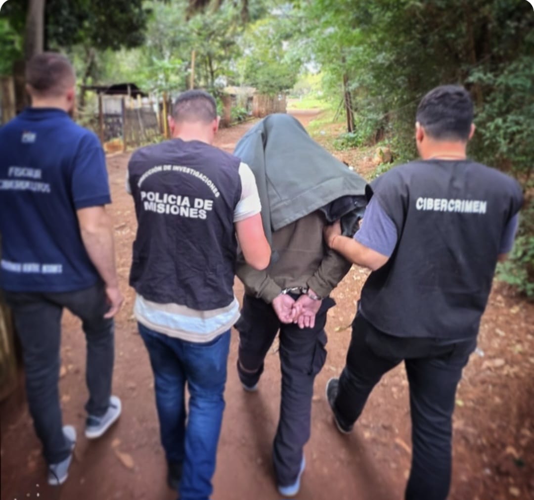 Detuvieron a una empleada por estafa y a su pareja por tenencia de material de abuso infantil en Posadas