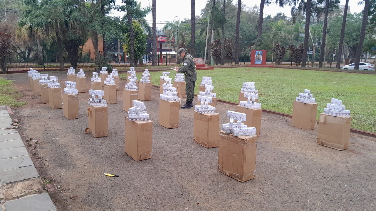 Gendarmería incautó más de 30 mil paquetes de cigarrillos de contrabando en encomiendas en Puerto Iguazú