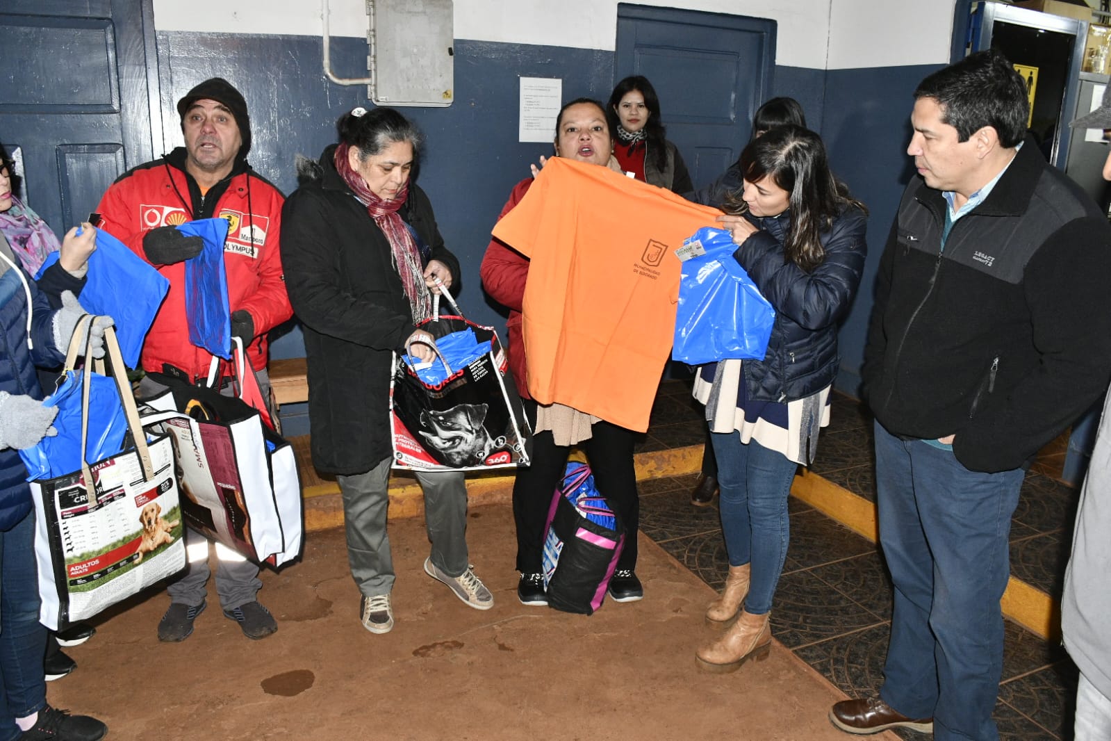 Confeccionaron y entregaron 60 remeras al área de recolección de residuos de la Municipalidad de Eldorado