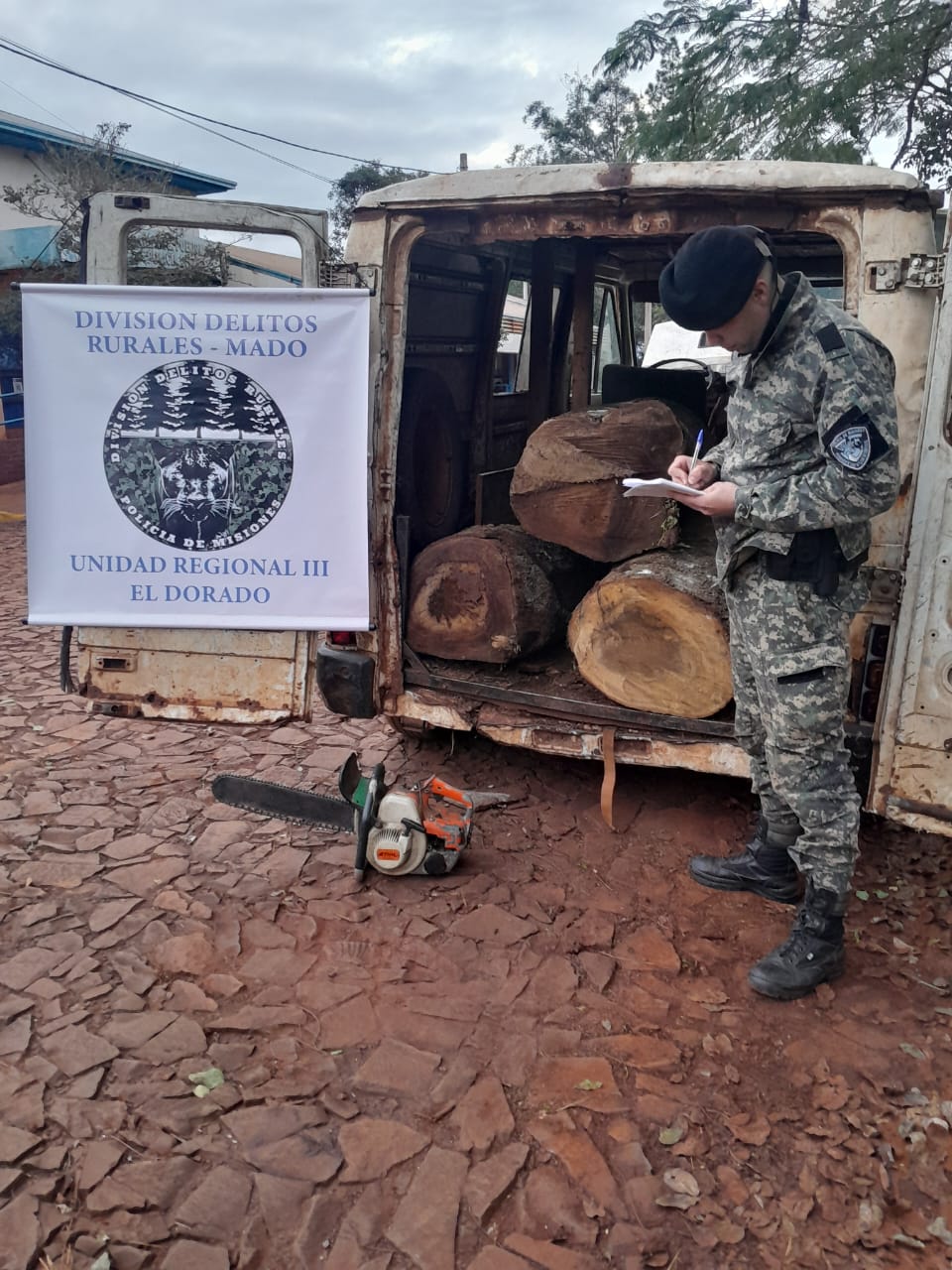 Dos hombres detenidos por trasladar de forma ilegal madera nativa en Mado