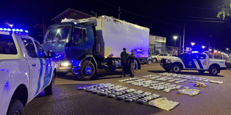 Operativo de Prefectura en Eldorado: secuestraron droga tras requisar un camión