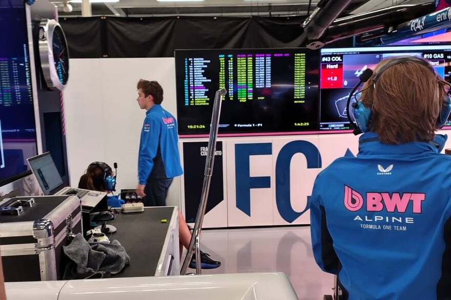 Colapinto tuvo que abandonar el Gran Premio de Silverstone porque su auto tuvo una falla