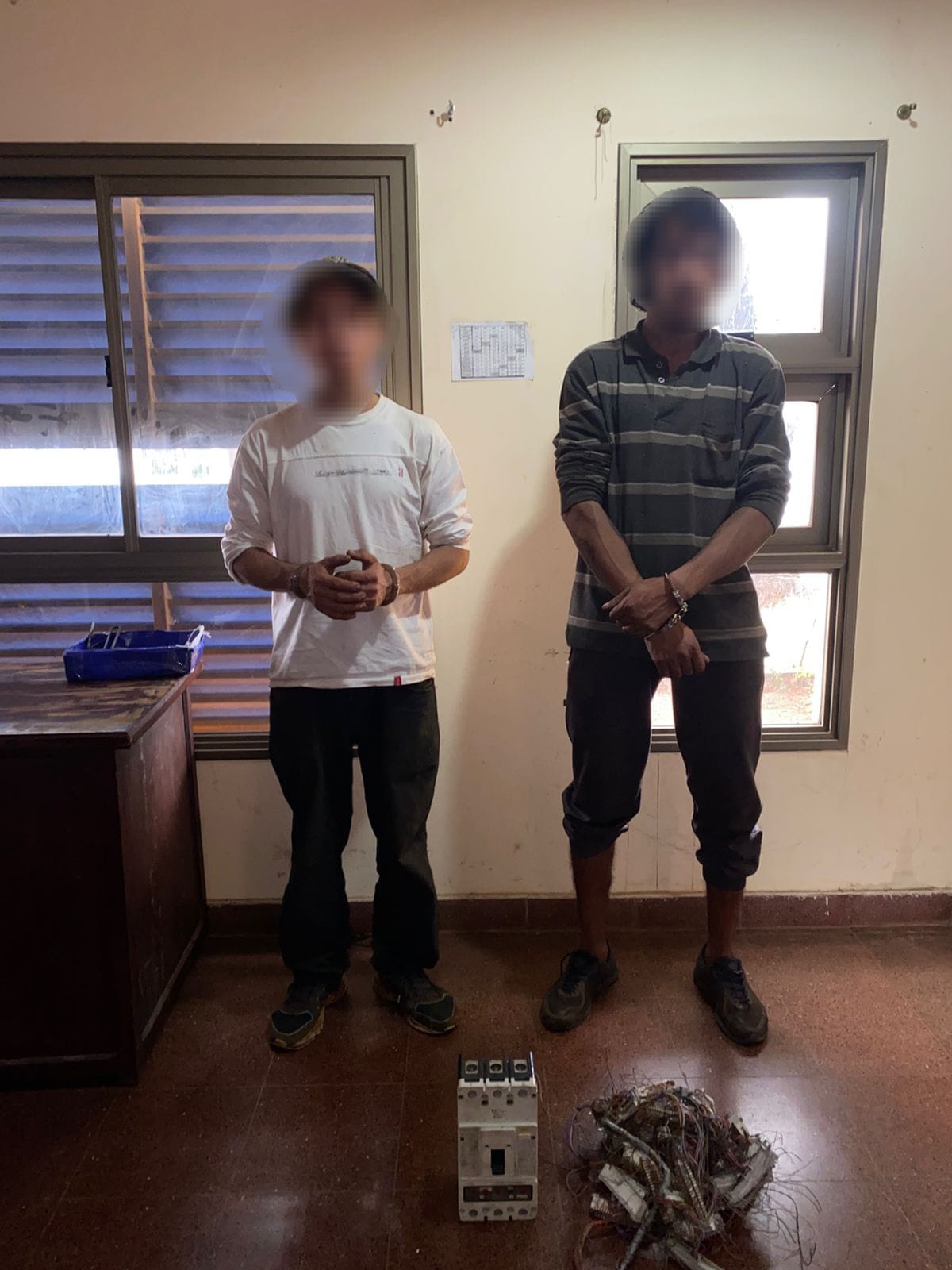 Atraparon a dos delincuentes en pleno robo de cables en Posadas