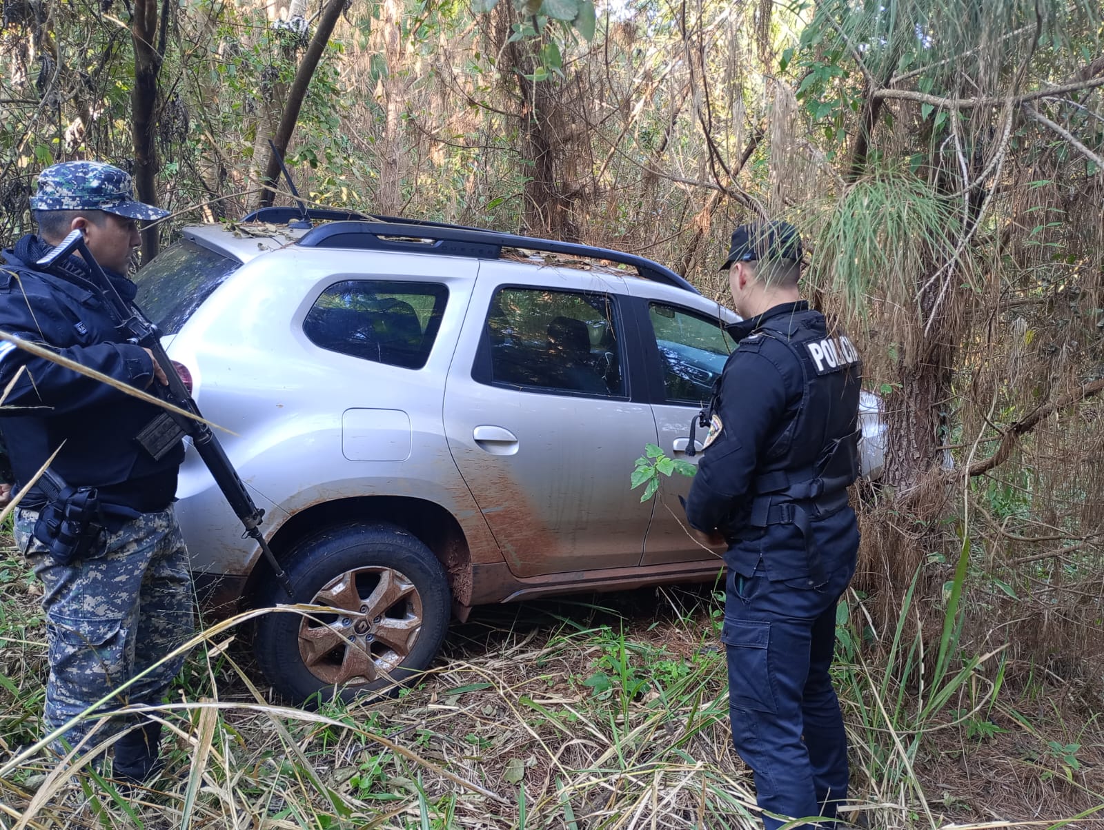 Encontraron en Colonia Delicia un vehículo que fue robado en Brasil