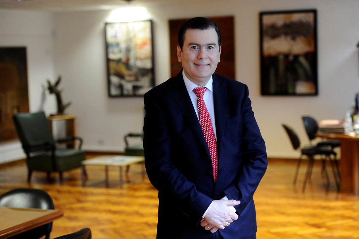 El gobernador de Santiago del Estero pagará un bono de más de $3 millones a los estatales