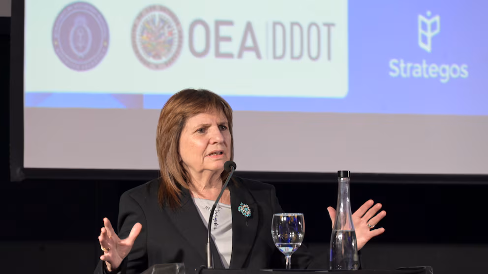 Patricia Bullrich lanzó un protocolo para fiscalizar las redes sociales con agentes encubiertos
