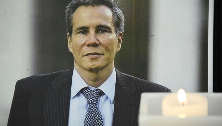 Giro en el caso por la muerte del fiscal Nisman: citan a declarar a un centenar de militares