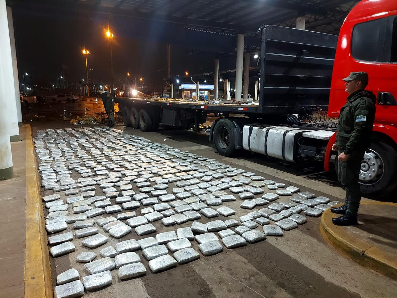 Incautaron más de una tonelada de marihuana en el puente internacional Posadas-Encarnación - Imagen 1