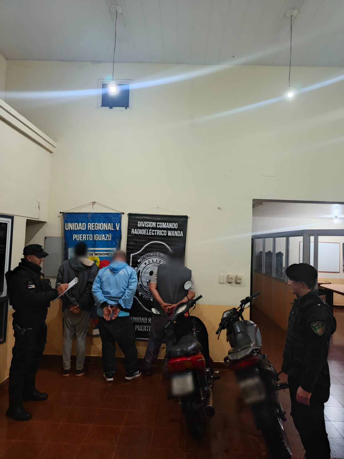 Tres hombres alcoholizados fueron detenidos en Wanda por causar disturbios en la calle - Imagen 1
