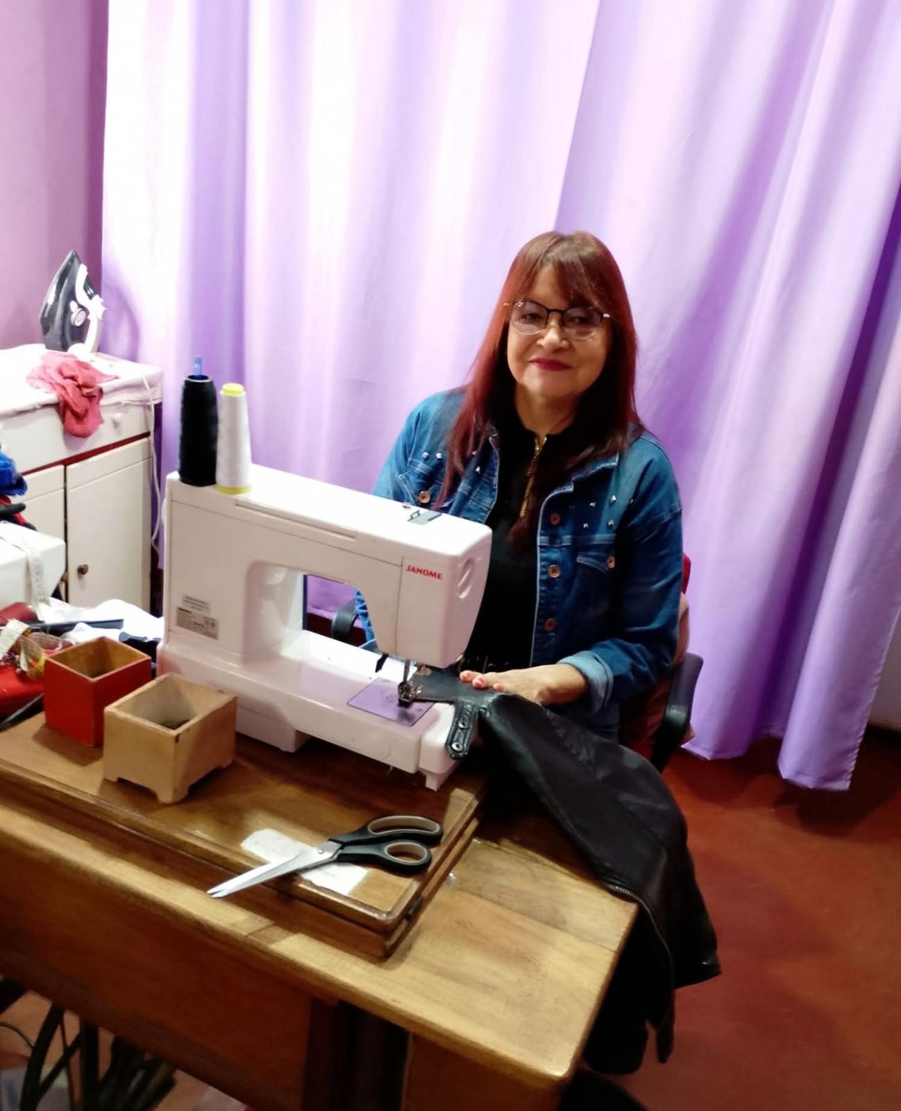 Robaron más de $200.000 a una modista en barrio Schöller: "Entraron por la ventana del baño" - Imagen 1