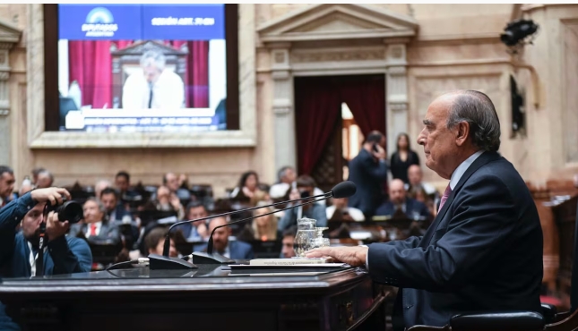 Francos volverá al Congreso para responder preguntas de los diputados