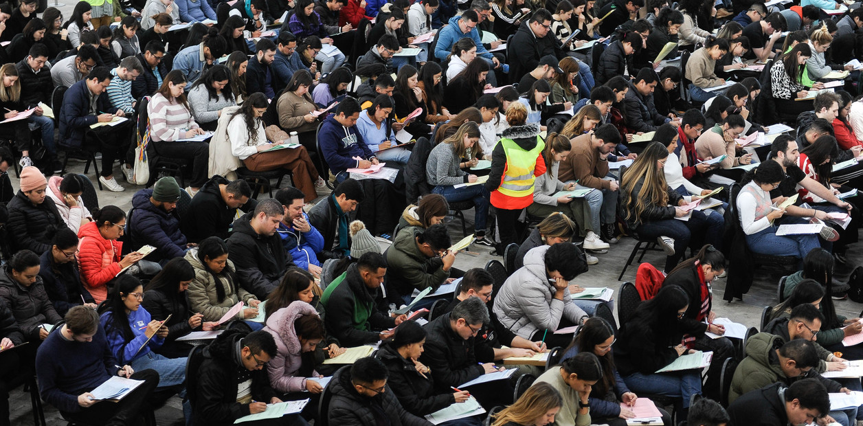 El Gobierno denunció penalmente a los estudiantes que se copiaron en el examen de residencia médica