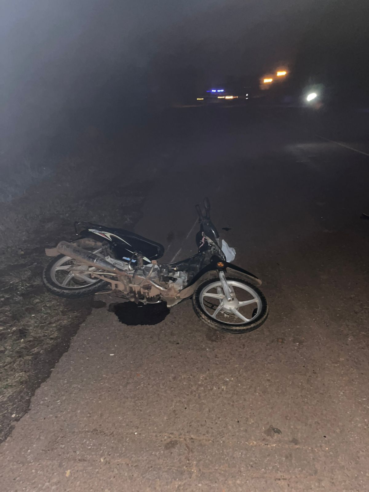 Motociclista resultó herido tras despistar sobre la Ruta Provincial Nº 4 en Leandro N. Alem