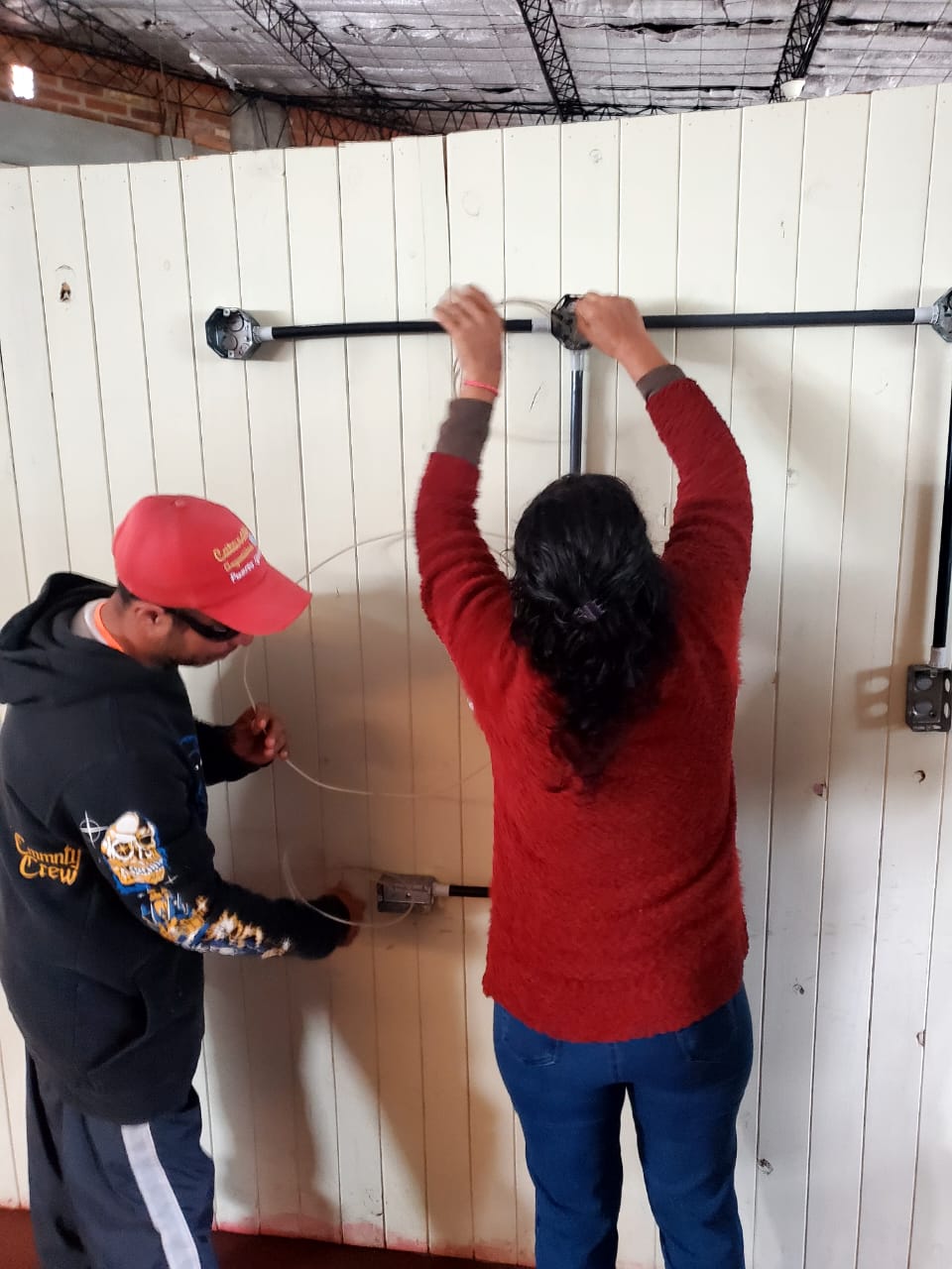 Brindan capacitación gratuita en electricidad domiciliaria en Eldorado - Imagen 2