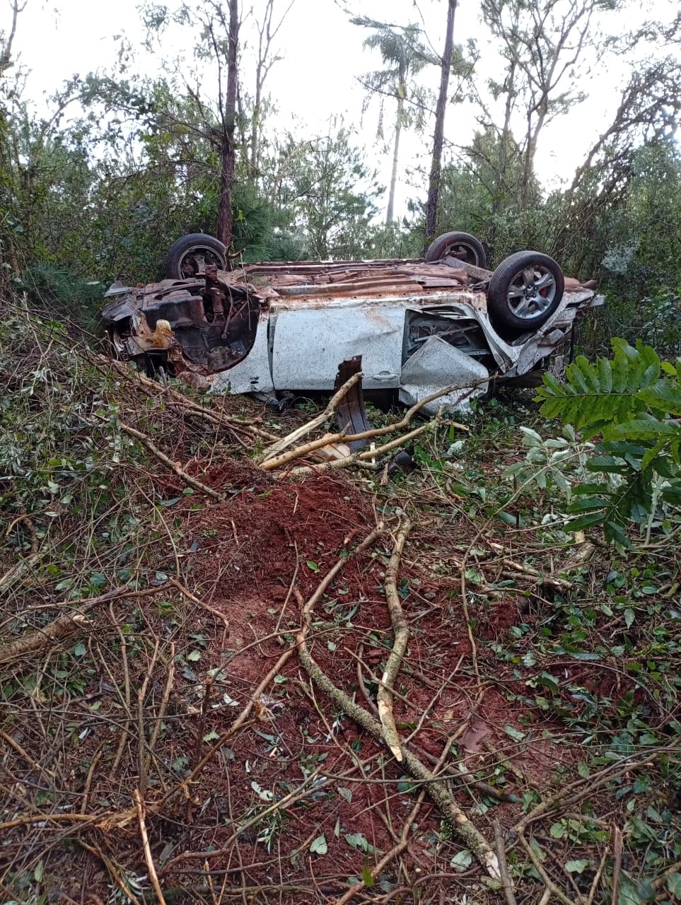 Un joven resultó lesionado tras despistar con su automóvil en Salto Encantado