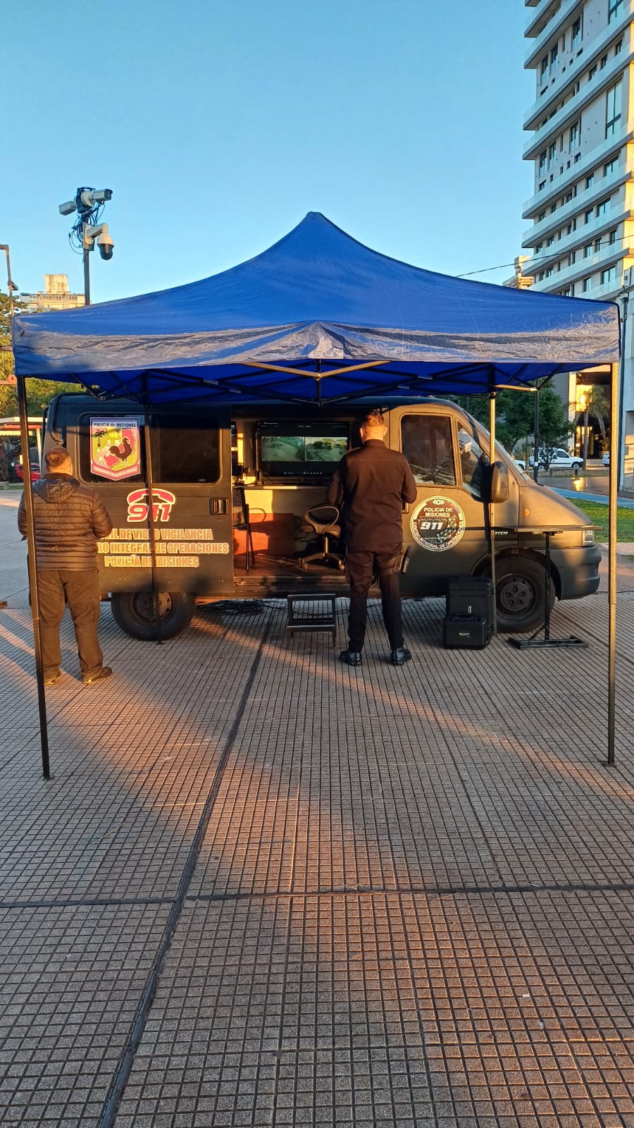 La Policía monitorea con drones y cámaras la prueba piloto de la Estudiantina en Posadas - Imagen 2