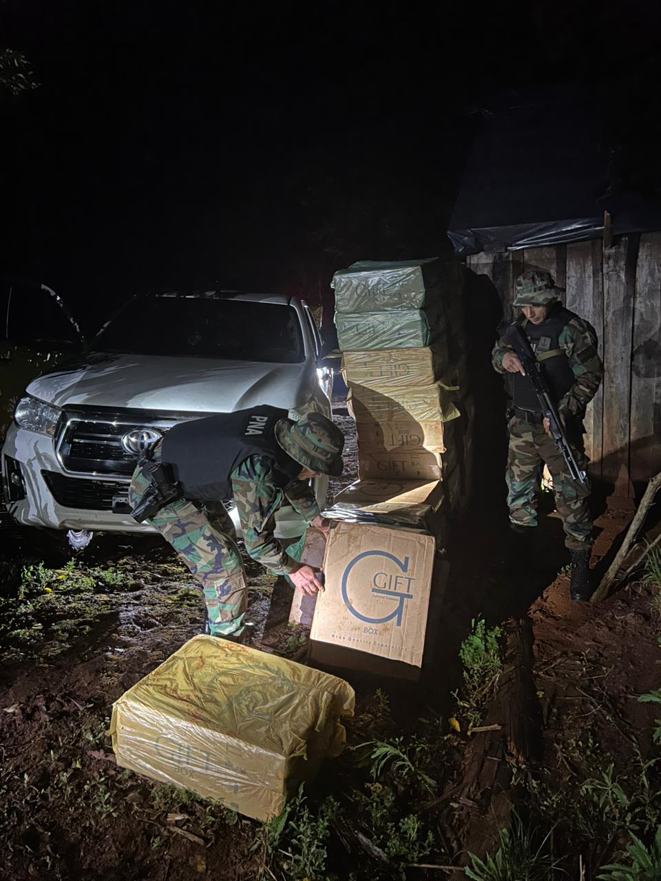 Prefectura incautó un cargamento millonario de cigarrillos de contrabando en Eldorado - Imagen 2