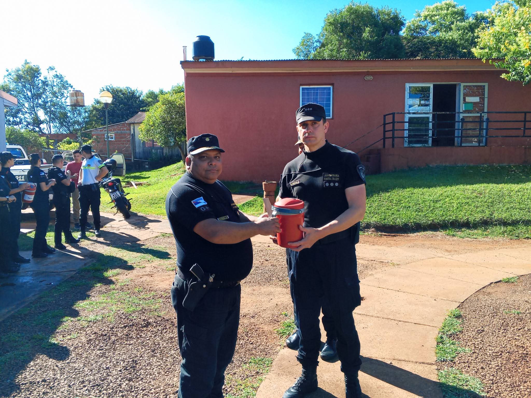 San Pedro: entregaron equipos de tereré al personal del Comando Radioeléctrico 4