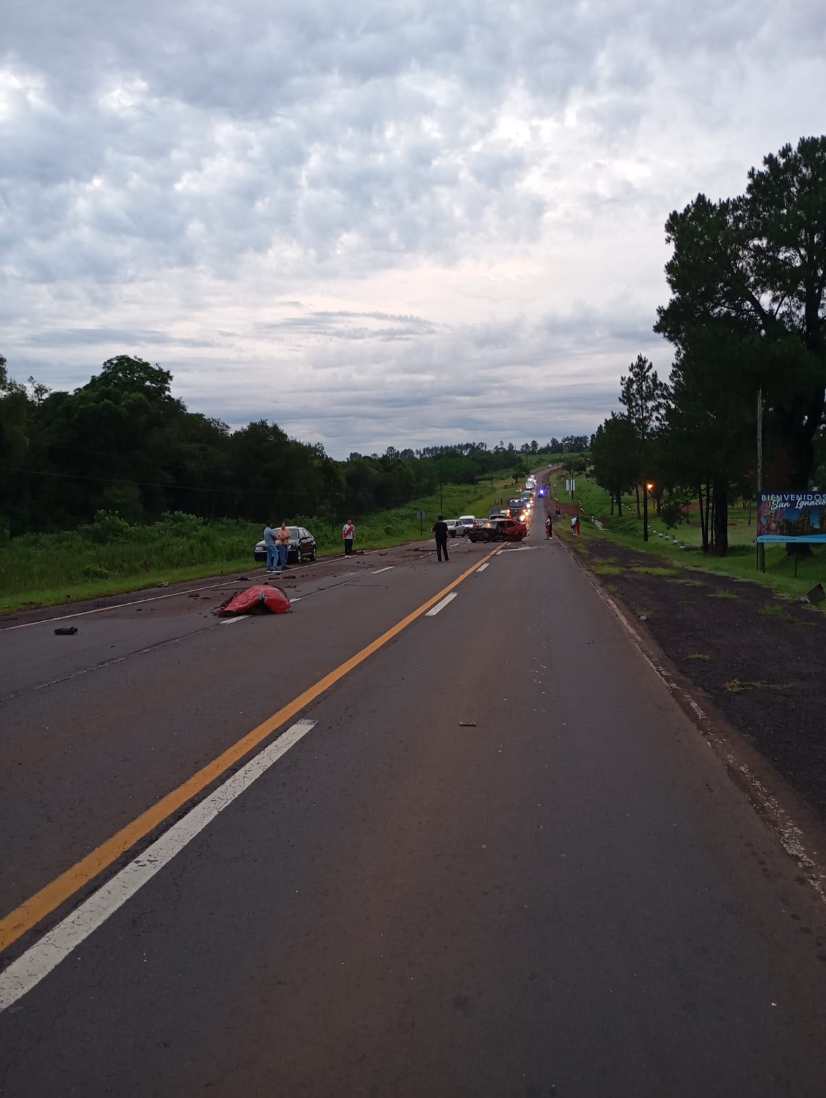 San Ignacio: un hombre murió y tres personas resultaron heridas en un siniestro vial sobre la Ruta Nacional 12 - Imagen 1