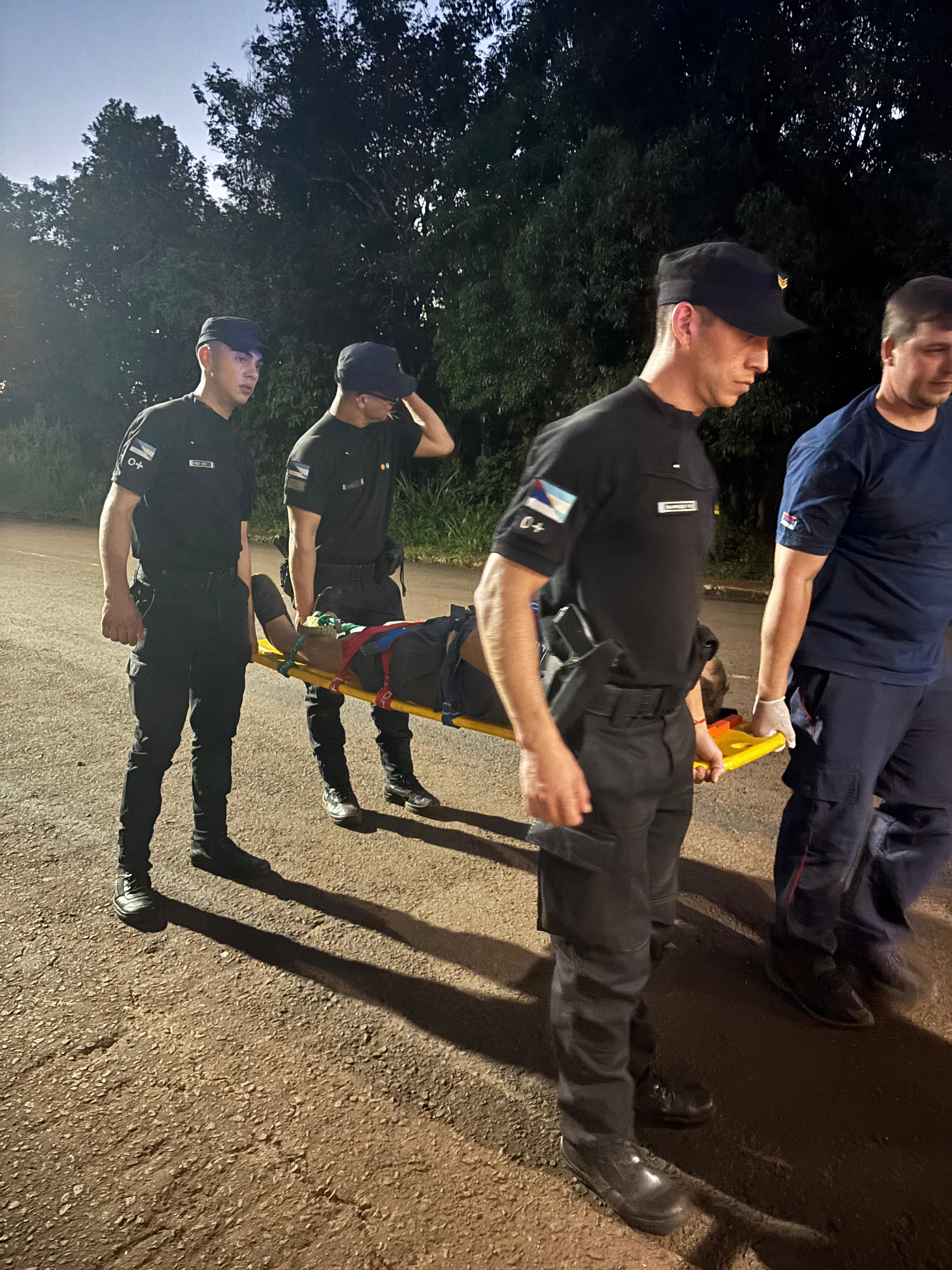 La Policía asistió y rescató a un hombre atrapado en un pozo en Puerto Rico 2