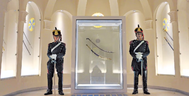 En medio de la polémica, trasladan el sable corvo de San Martín a Santa Fe