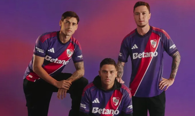 River presentó su nueva camiseta alternativa